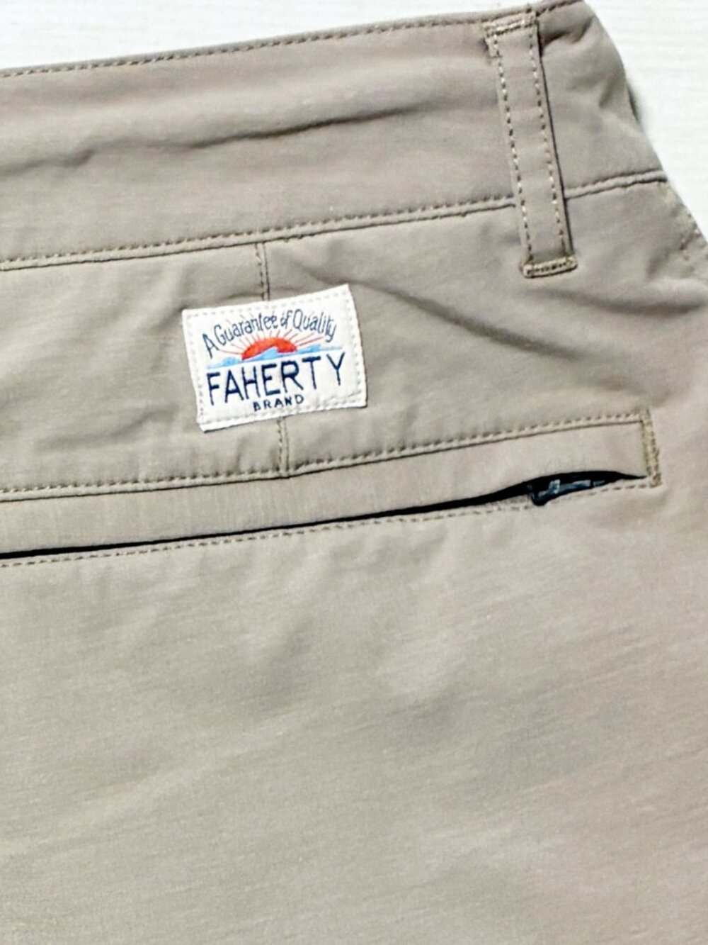 Faherty Men's All Day Hybrid Shorts Kakhi 2.0 Size 30 - Picture 3 of 6